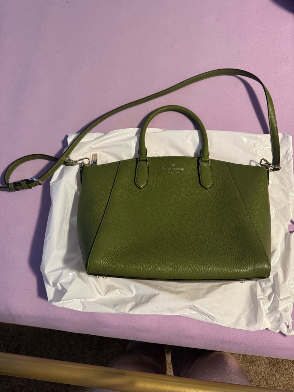 NWOT kate spade Olive Green Pebbled crossbody with Strap